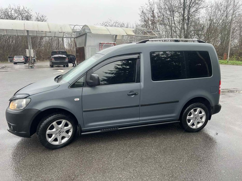 Volkswagen Caddy 1.6 дизель2011