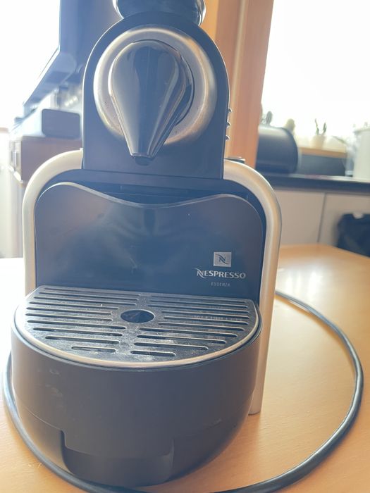 Máquina de Café Nespresso De'Longhi Essenza (Modelo EN 90)