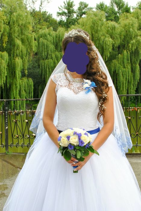 Продам весільну сукню