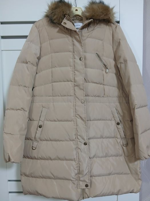 Продам женский зимний пуховик большого размера.