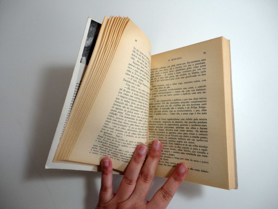 "O Espião" (Maximo Gorki)