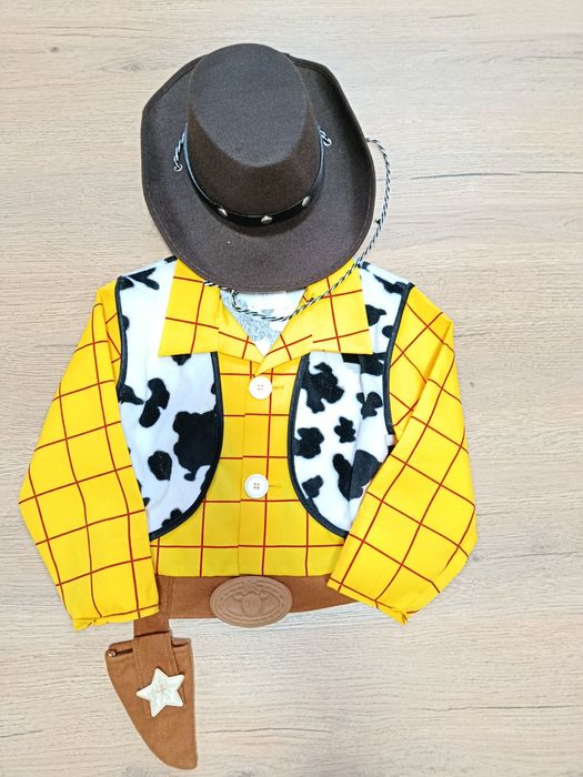 Продам новорічний костюмчик Шериф Вуді