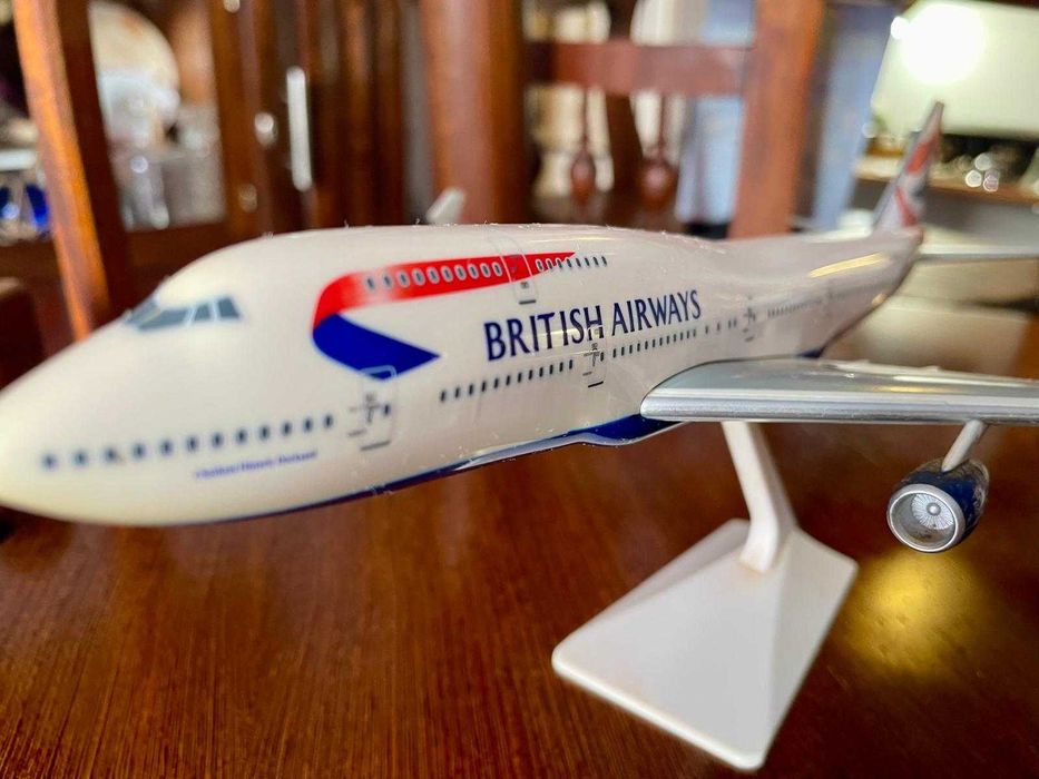 Modelos de aviões civis de passageiros e carga