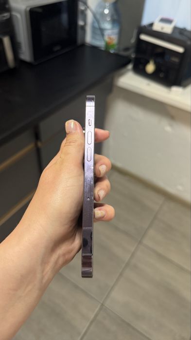 Продам Iphone 14 pro