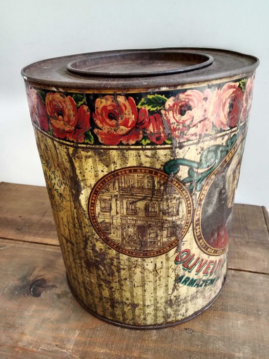 Lata Armazém de Chá, Café e Papelaria 
Oliveira & Gil, Succ.rs - Porto