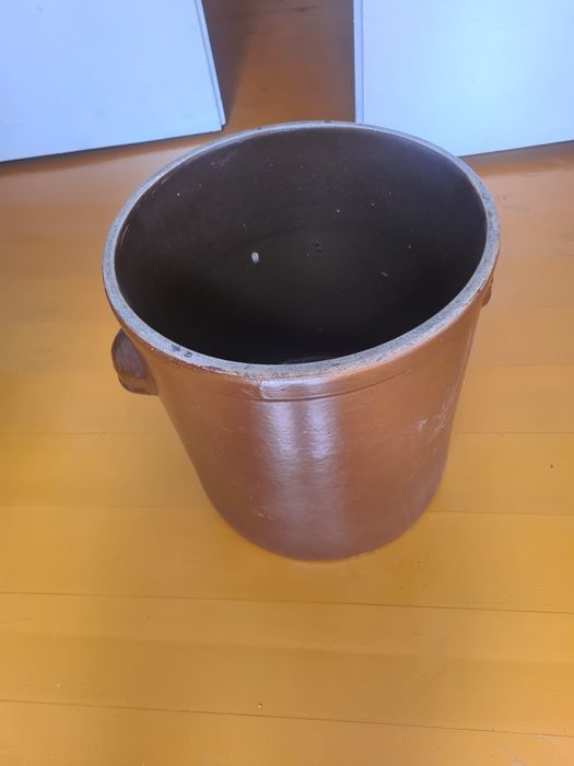 Garnek kamienny brąz