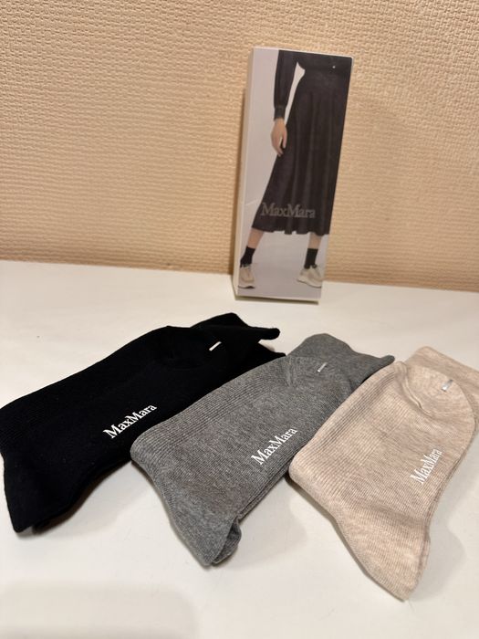 Шкарпетки Max Mara жіночі, набір 3 пари, нові, в подарунковій коробці