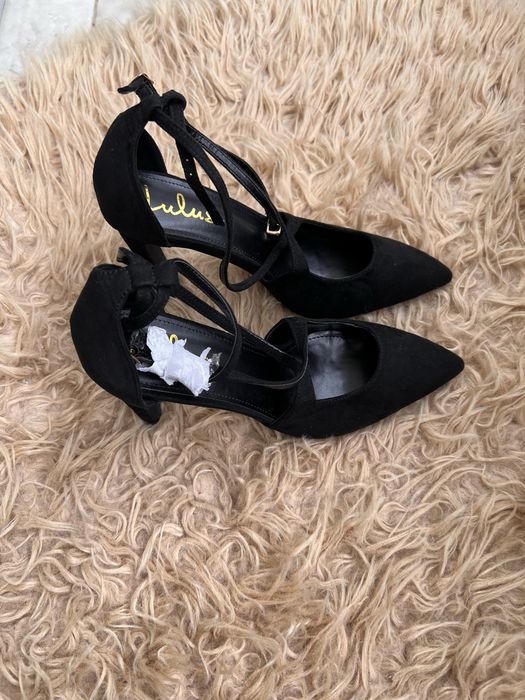 Sapatos femininos de bico fino (tamanho 42,5)