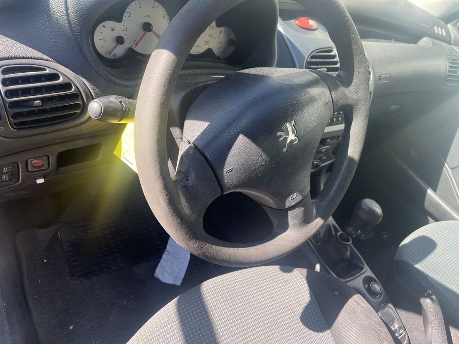 Peugeot 206 1.2 Gasolina Ano 2003