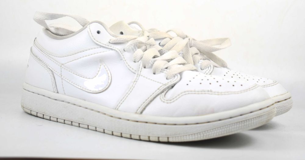 Używane Buty Air Jordan 1 Low Białe DV0990 roz. 38,5