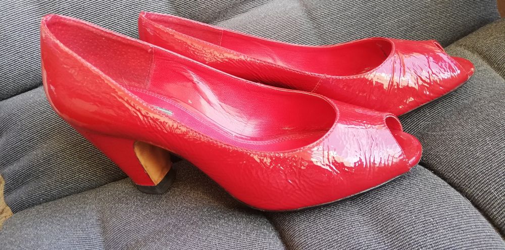 Sapatos Verniz, tamanho 37.