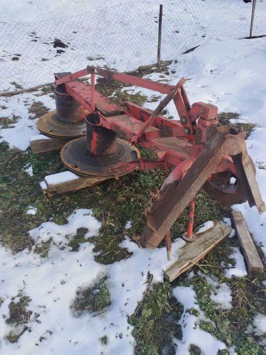 Роторна косарка в робочому стані