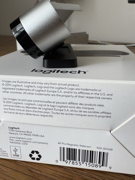 Logitech 4K PRO Ultra HD webcam( Display XDR)