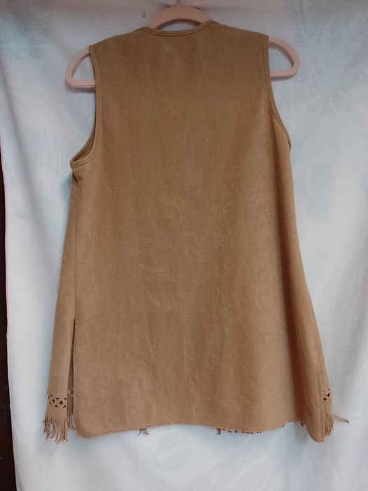 (38/40) (M/L) Beżowa kamizelka kowbojska z frędzlami