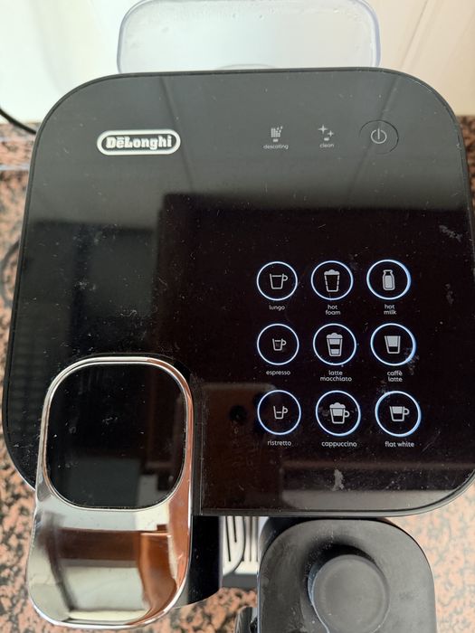 Vendo maquina de cafe Nespresso Delonghi Gran Lattissima