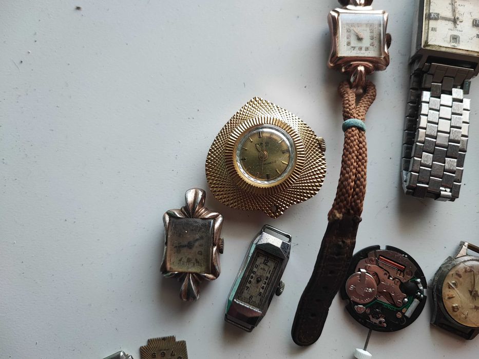 Lote de relógios para peças ou reparação