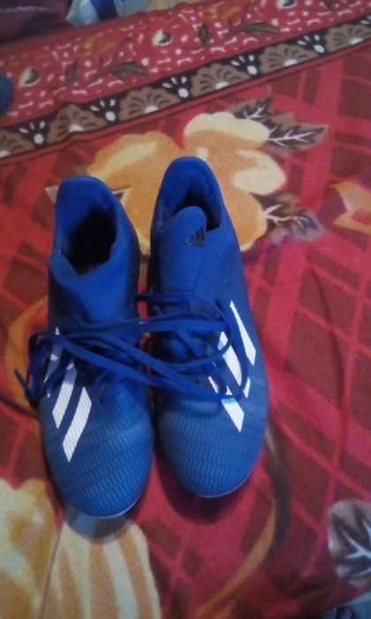 Buty piłkarskie lanki Adidas r. 38 model 19,3d
