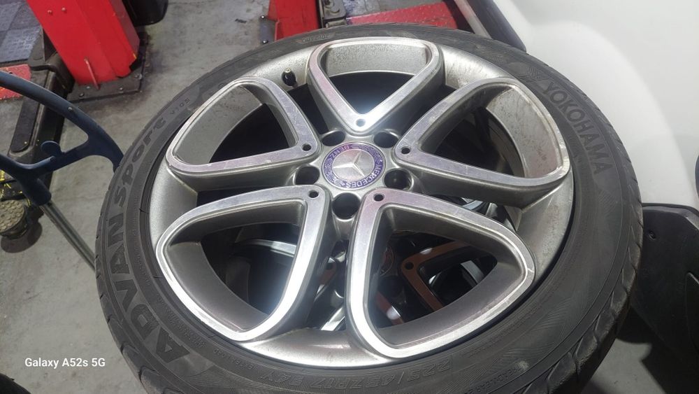 Jantes originais Mercedes Class A w176 c/pneus 50%