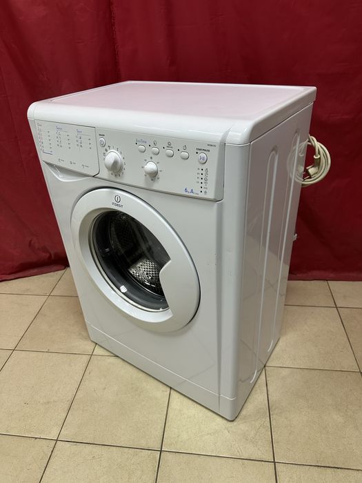 Стиральная машина Indesit IWSB 6105