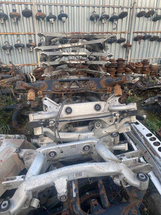 Балка подрамник BMW