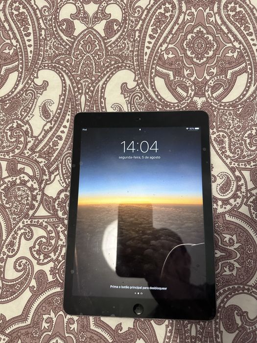 Apple iPad Air 9.7" 16GB NOVO Troco por PS5 ou Switch