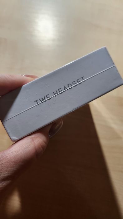 Бездротові навушники з мікрофоном в кейсі HOCO EW35 Білий