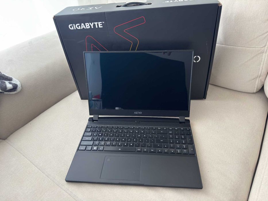 Laptop gamingowy Gigabyte Aero 15 I7-11800H/RTX 3070 Uszkodzony