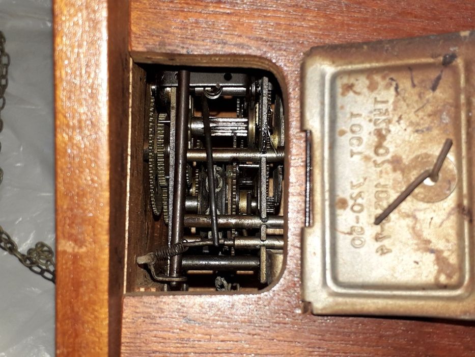 Продам часы с кукушкой