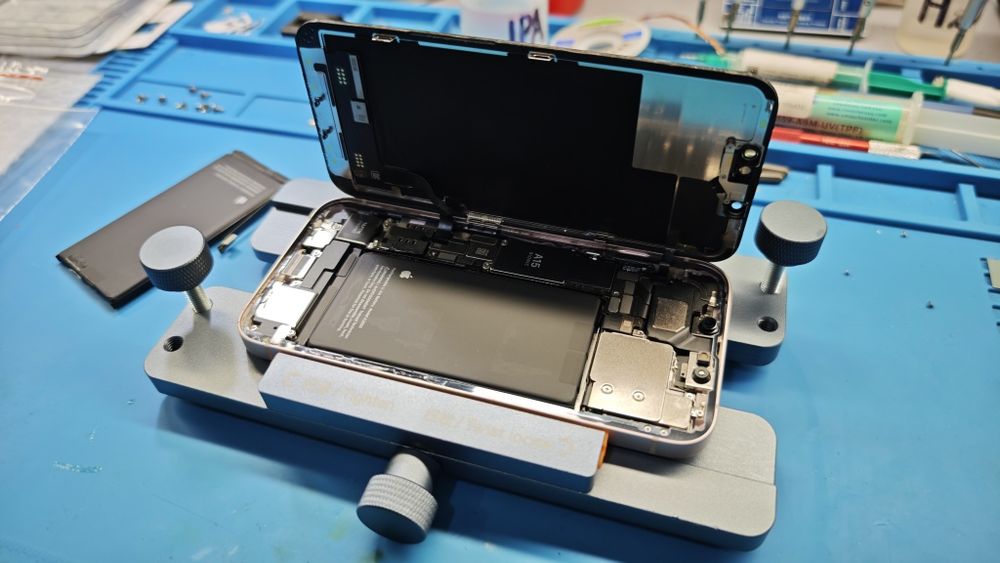 Wymiana baterii iPhone oryginał, gwarancja producenta