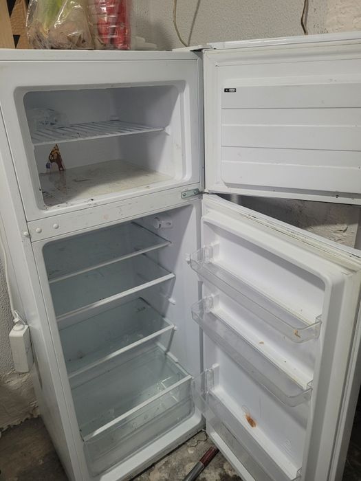 frigorífico em perfeito funcionamento