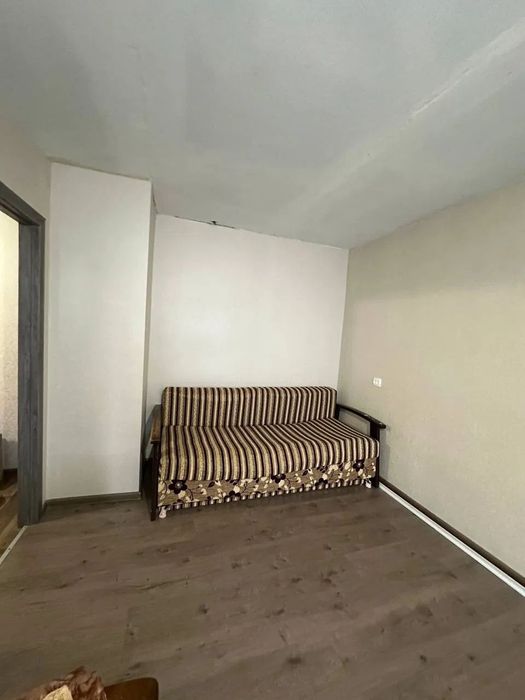 Породам 1 ком. кв-ру, Хортицкой м-рн, ул.Лахтинская 2этаж пятиэт.дома