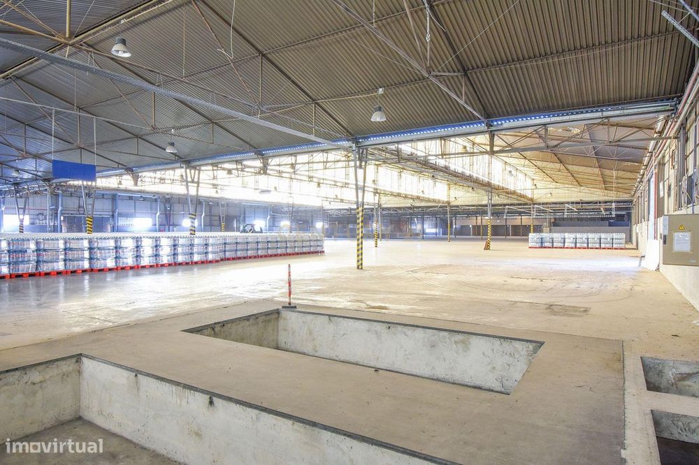 Armazém 1000m2 - Setúbal