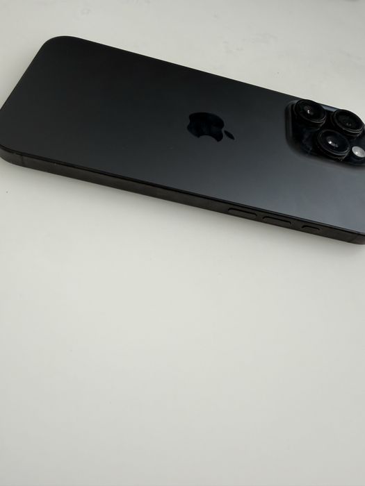 Iphone 16 pro max icloud. На запчастини