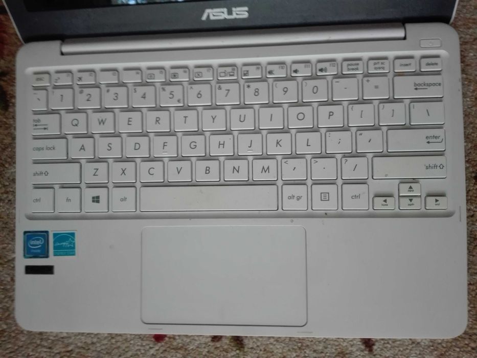 Ноутбук Asus  E200H