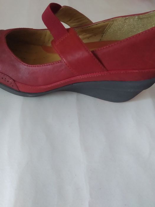 Туфлі жіночі фірми Clarks, шкіряні, дуже зручні на повсякдень