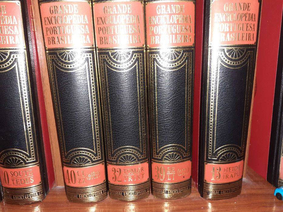 Enciclopédia Portuguesa-Brasileira (Vendo à unidade)