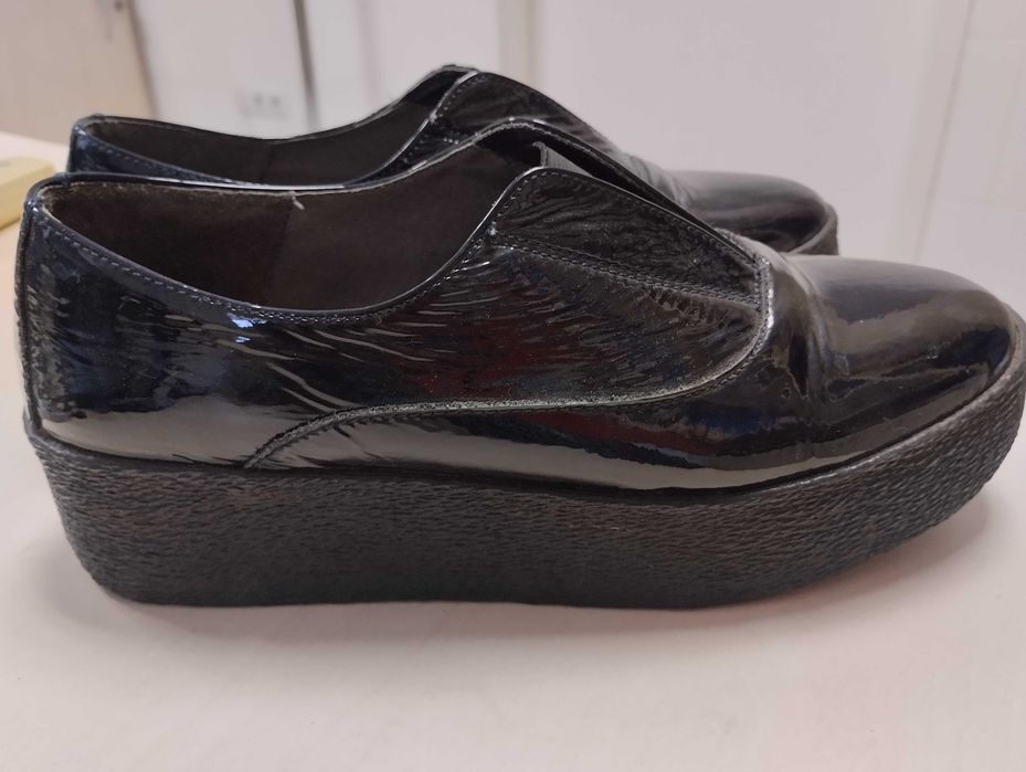 Лофери шкіряні лак