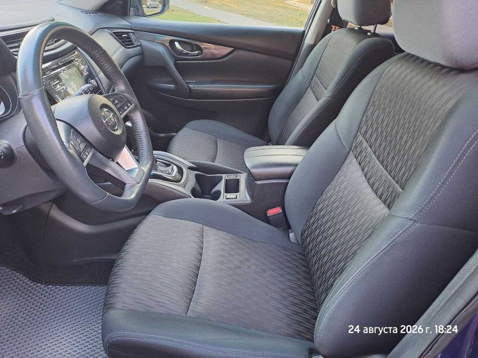 Продам автомобиль Nissan Rogue 2017 SV