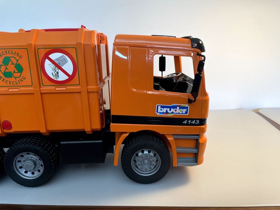 Mega Camião Multifunções