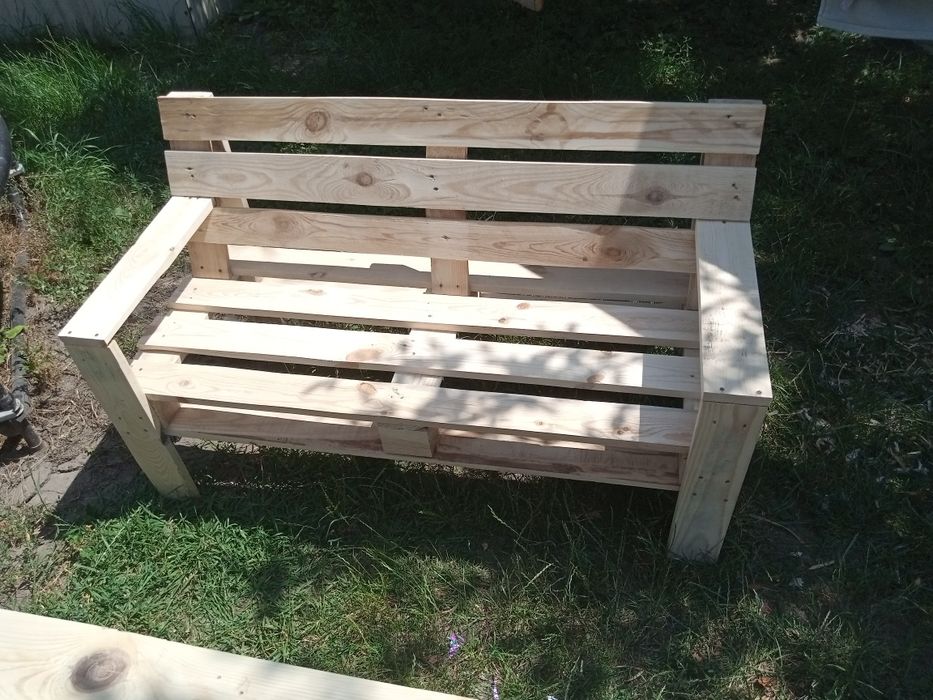 Лавочка з піддонів