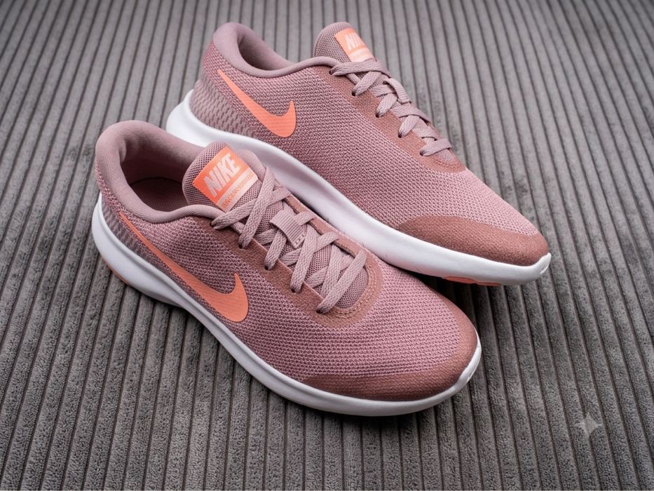 кросівки Nike Flex Experience RN 7