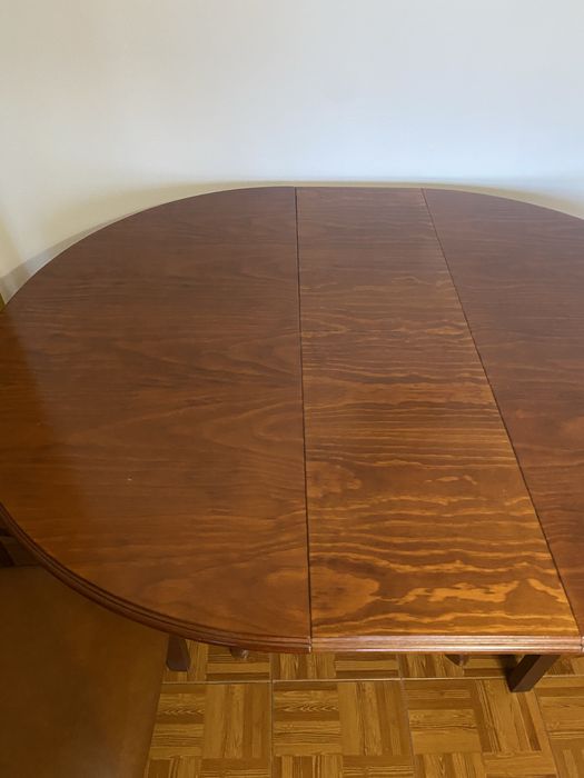 Mesa extensìvel com 4 cadeiras madeira cerejeira
