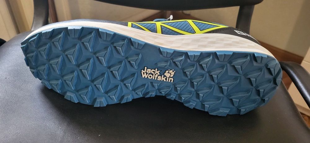 Кроссовер JackWoflskin