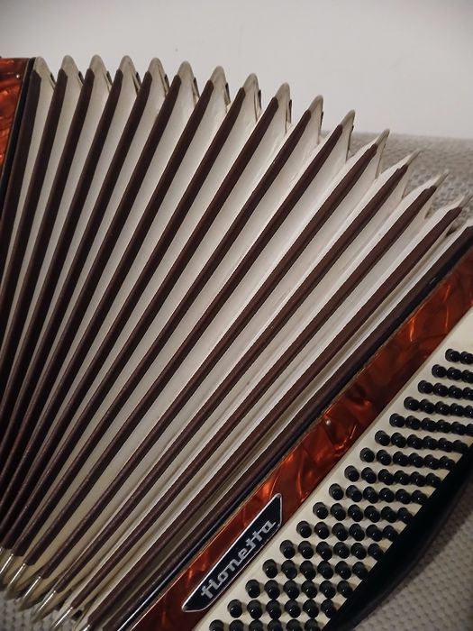 Akordeon Weltmeister guzikowy