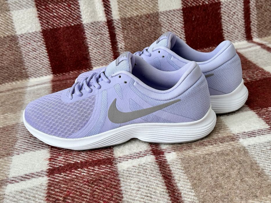 (Оригінал) жіночі кросівки Nike Revolution , розмір 41
