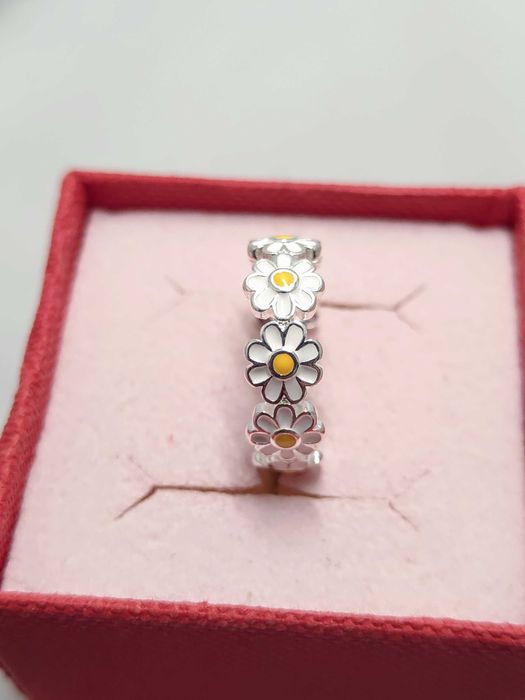 Srebrna (S925) regulowana obrączka białe kwiatki