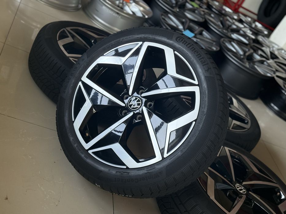 Диски оригінал r19 VW ID3 215/50r19 Continental шини зимові 10A601025H