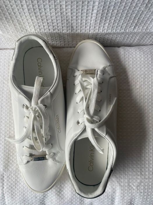 Sapatilha branca Calvin Klein Tamanho 41