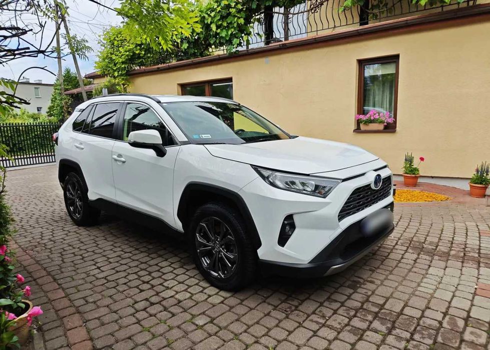 Продам свій Toyota RAV4 2022 2.5 гибрид