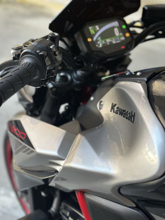 Kawasaki Z900 2023 Metallic Phantom Silver Edition